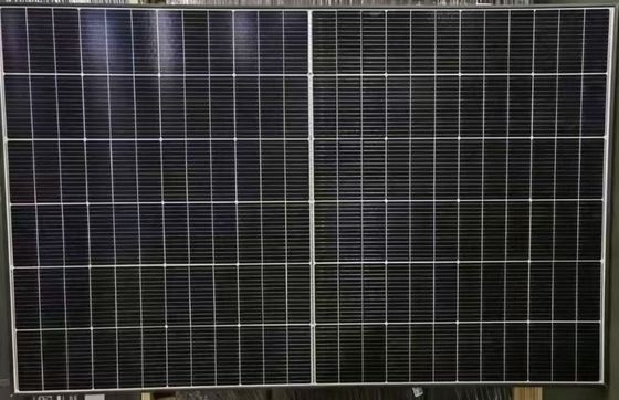 65.7 X 39.4 X 1.4 इंच सौर पैनल 130lm/W lumens के साथ